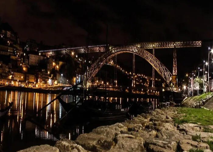 Cozy Urban In Apartment *